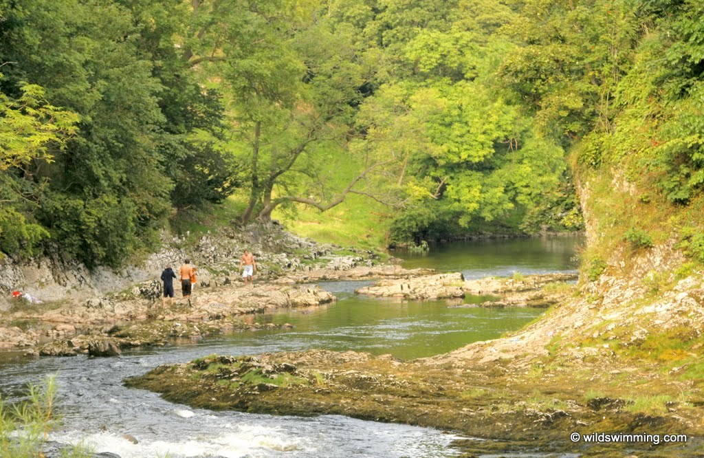 _MG_8466 People enjoying at Loup Scar.